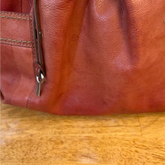 Fossil Elegant Red Leather Bucket Women's Bag - Picture 7 of 16